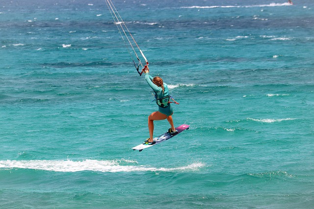 Ucpa kitesurfing: Fra begynder til pro i sommerens bølger